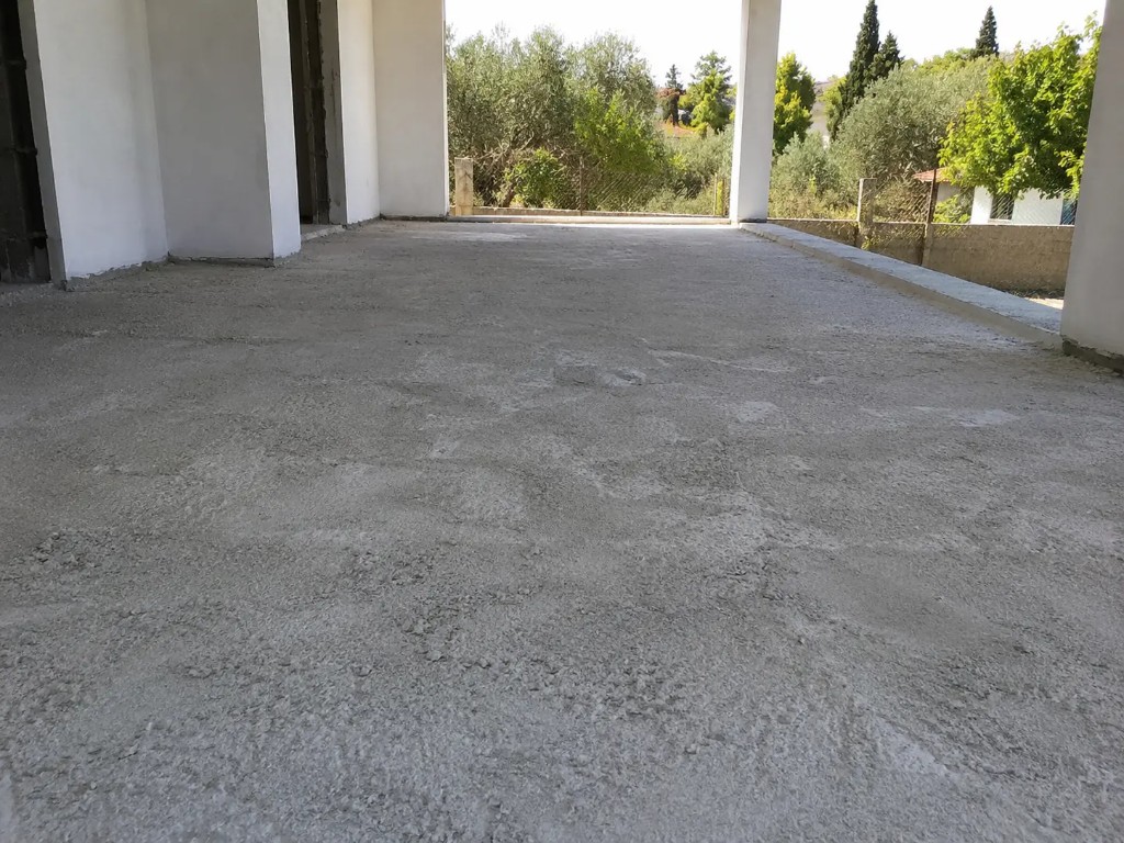 Πριν την εφαρμογή πατητής τσιμεντοκονίας